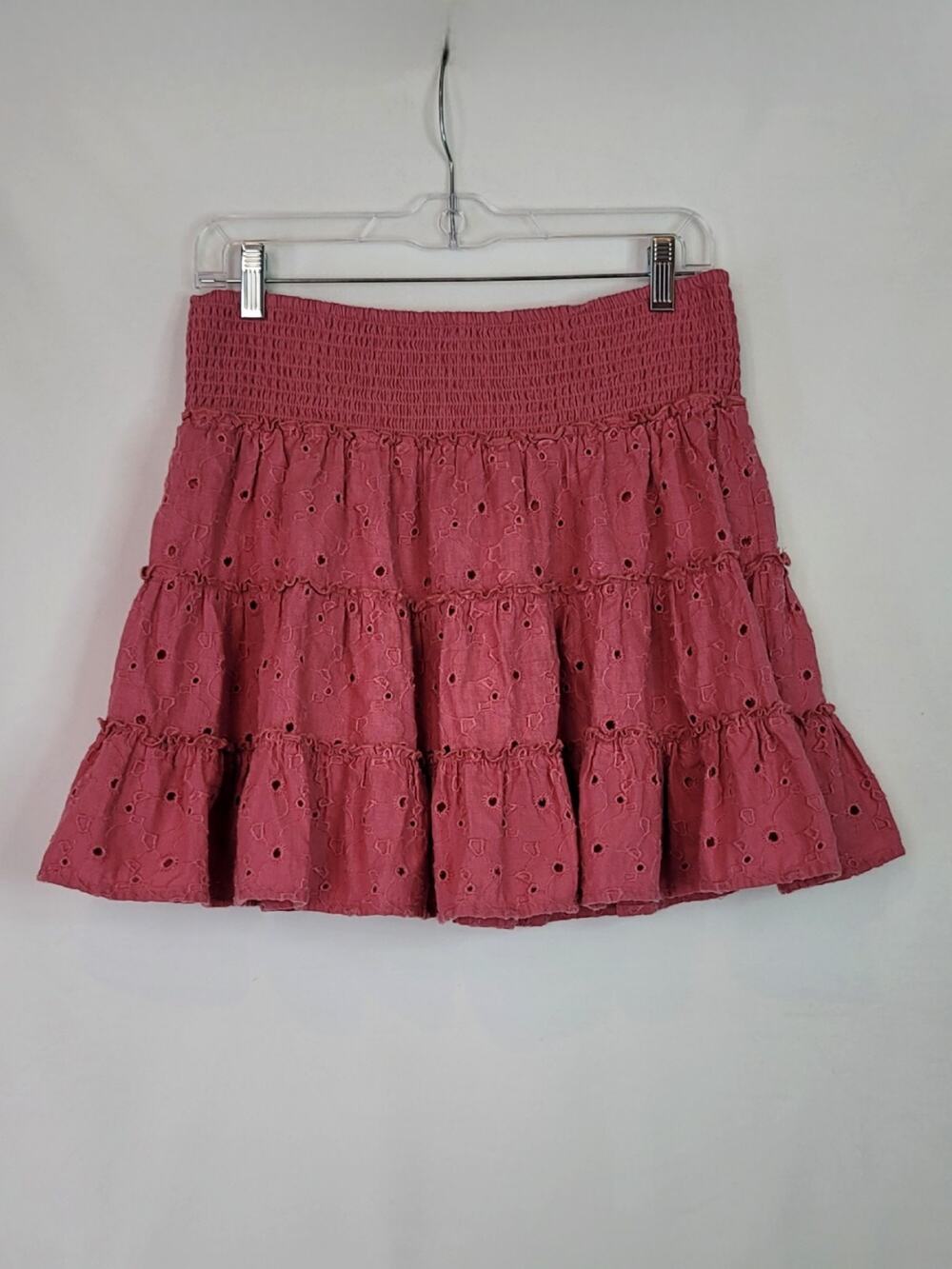 Boho AMERICAN EAGLE Tiered Linen Blend Rose Pink Eyelet Mini Skirt Womens Size M